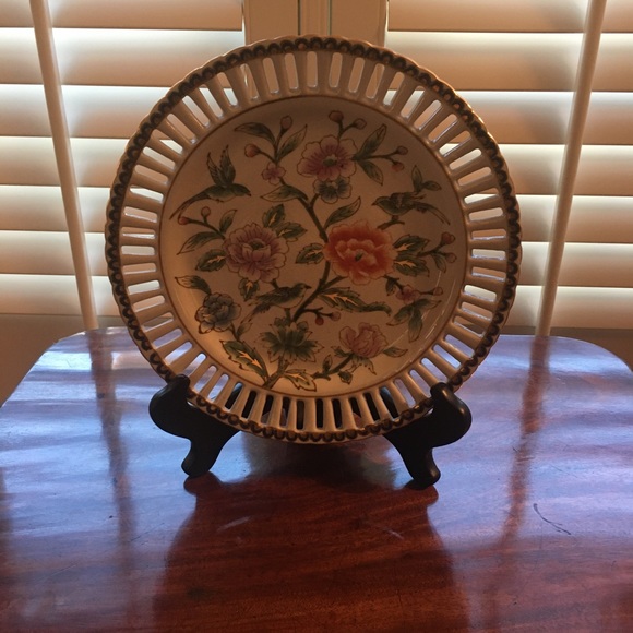 Andrea by Sadek China 10 1/8” Reticulated Decorative Plate - flowers and birds - Picture 2 of 5